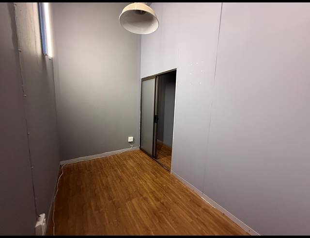 120M² OFFICE TO LET IN MILPARK